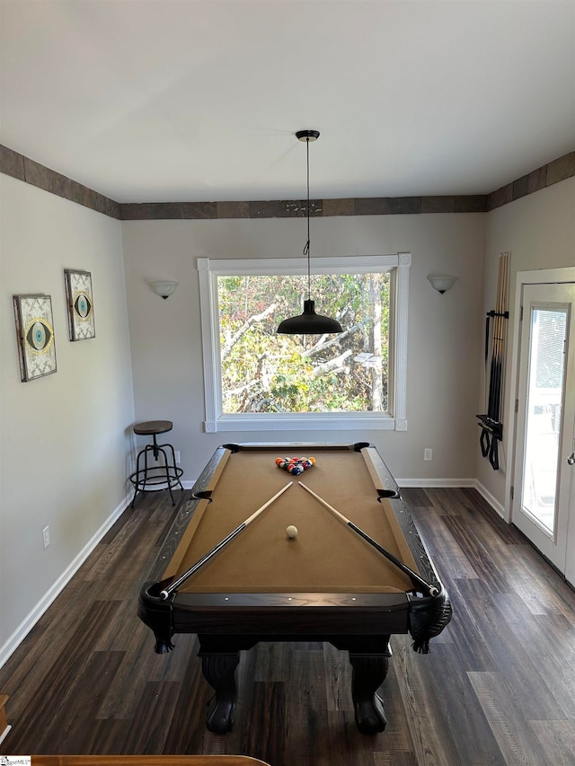 playroom with dark hardwood / wood-style flooring and billiards