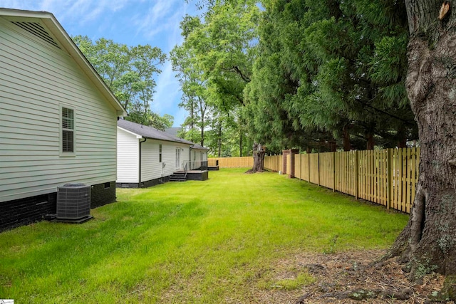 view of yard featuring cooling unit