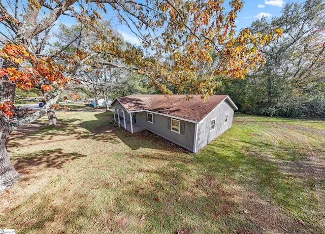 exterior space featuring a lawn