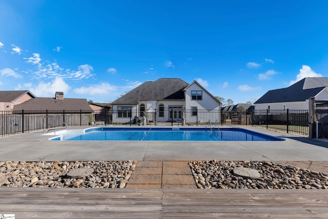 view of swimming pool