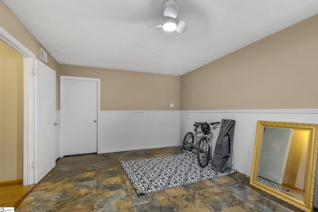 laundry room featuring ceiling fan