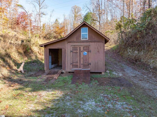 view of outbuilding