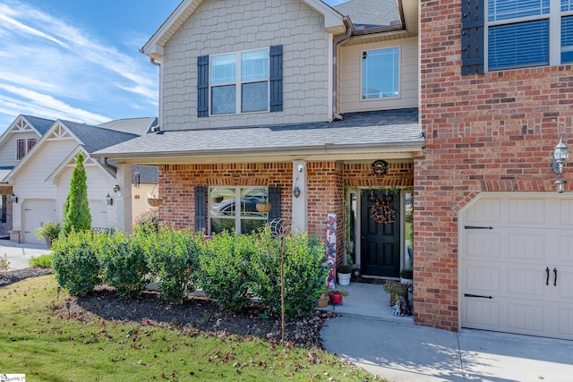 view of front of home featuring a front yard