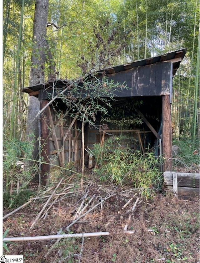 view of outdoor structure