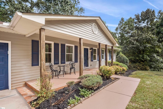 view of front of property featuring a porch