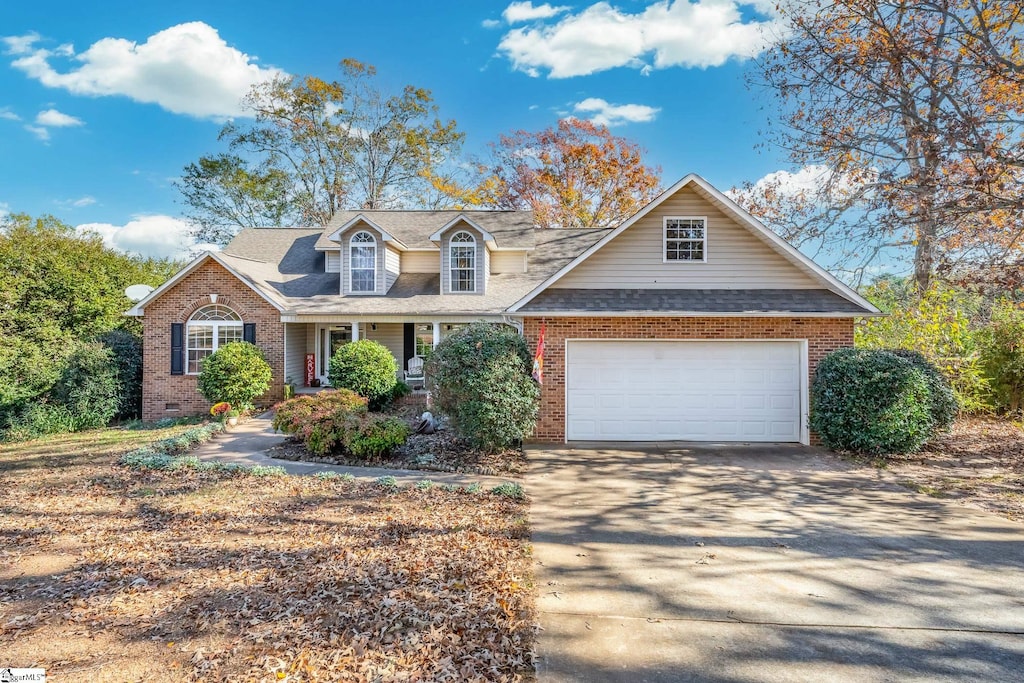 view of front facade with a garage