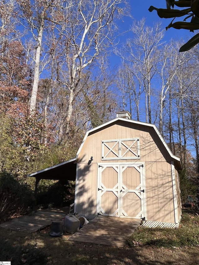 view of outbuilding