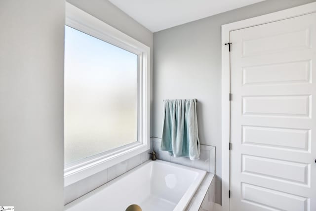237 Rockcrest Dr, Taylors, SC 29687 - full bath featuring a bath