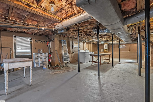 basement featuring washer / dryer