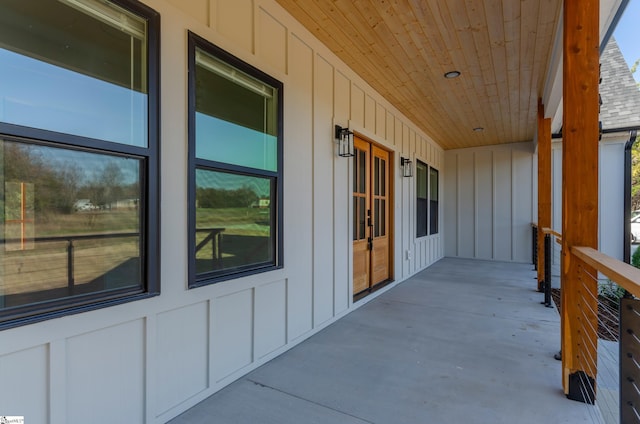 view of patio / terrace with covered porch