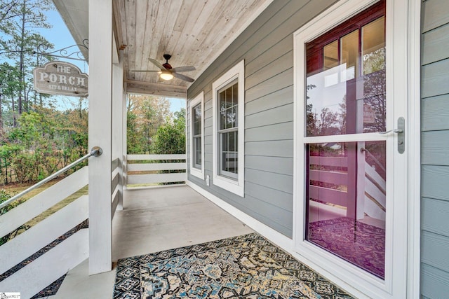 view of patio with ceiling fan