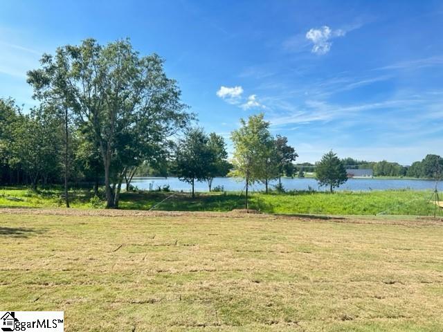 view of yard featuring a water view