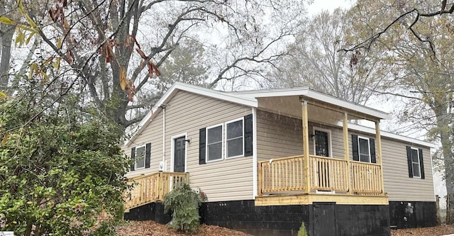 view of home's exterior