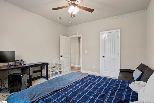 bedroom with ceiling fan