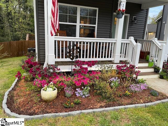 exterior space featuring a porch