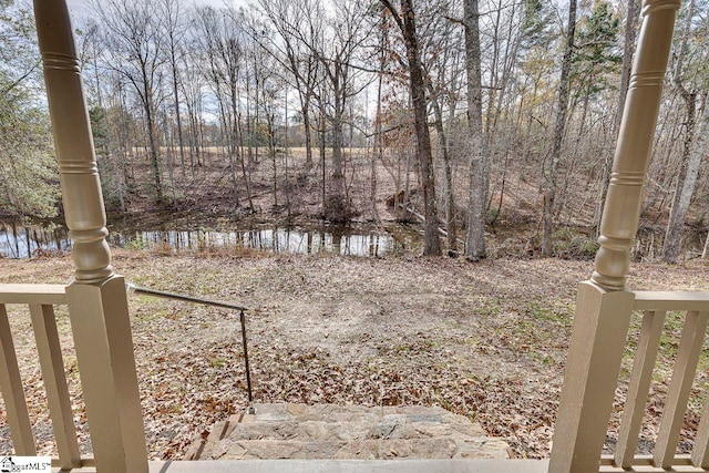 view of yard featuring a water view