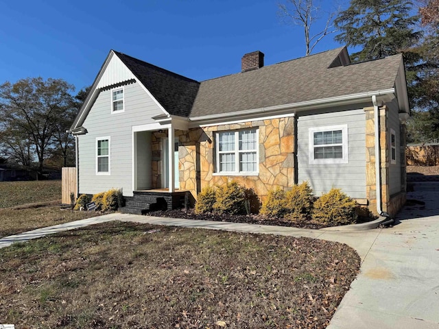 view of front of property