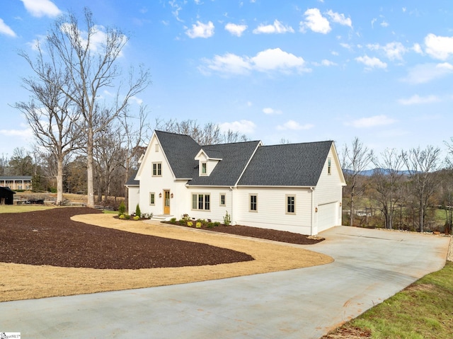 view of front facade featuring a garage