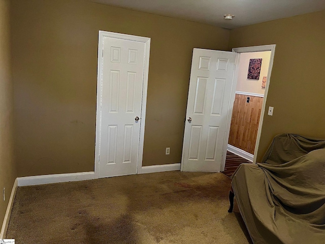 bedroom with carpet flooring