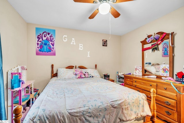 bedroom featuring ceiling fan