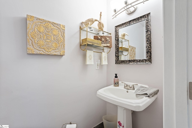 bathroom featuring sink