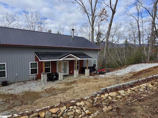 view of front of house