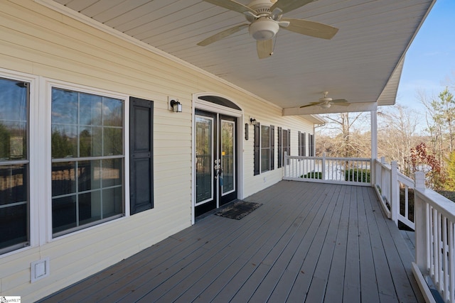 deck with ceiling fan