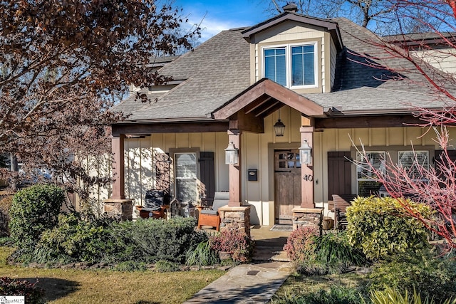 view of front of house featuring covered porch