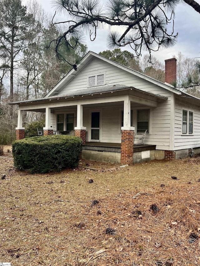 view of front facade featuring a porch