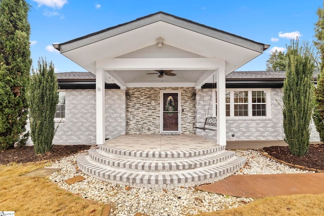 view of front of house featuring a porch and ceiling fan