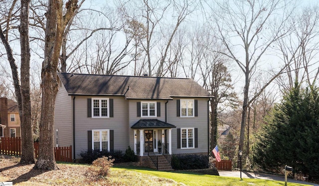 view of front of property with a front yard