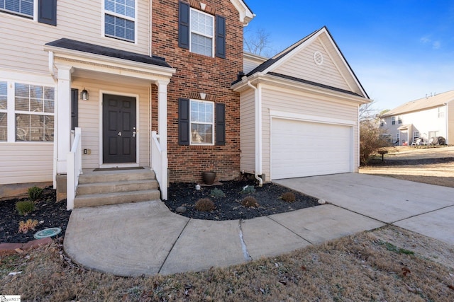 view of front facade featuring a garage