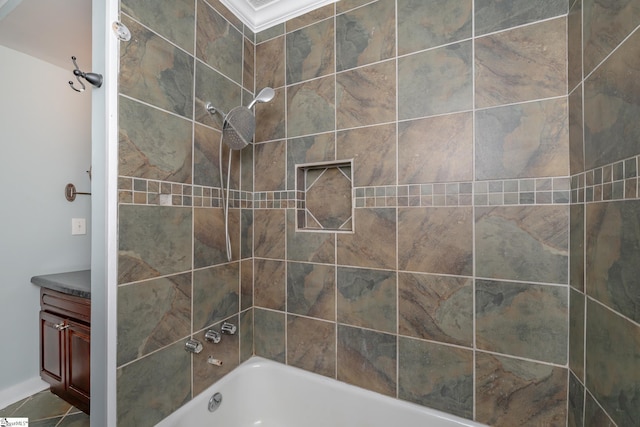 bathroom featuring tiled shower / bath combo