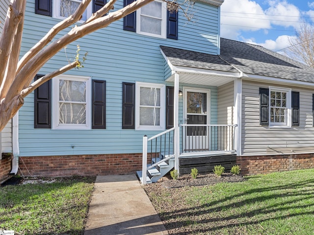 view of front of property with a front yard