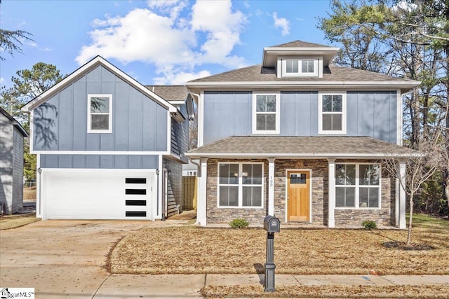 view of front facade with a garage