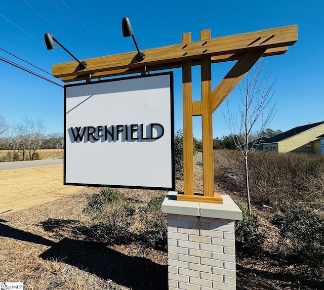 view of community / neighborhood sign