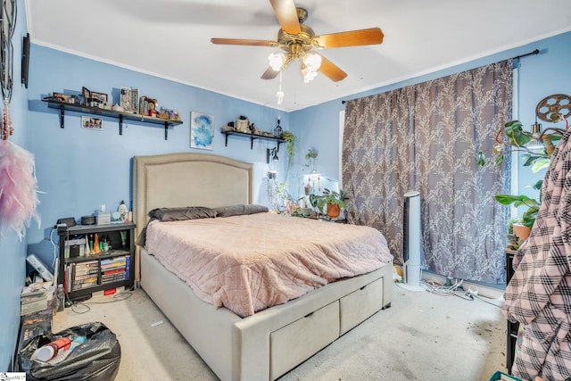 bedroom with ceiling fan