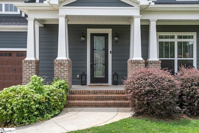 property entrance featuring a porch