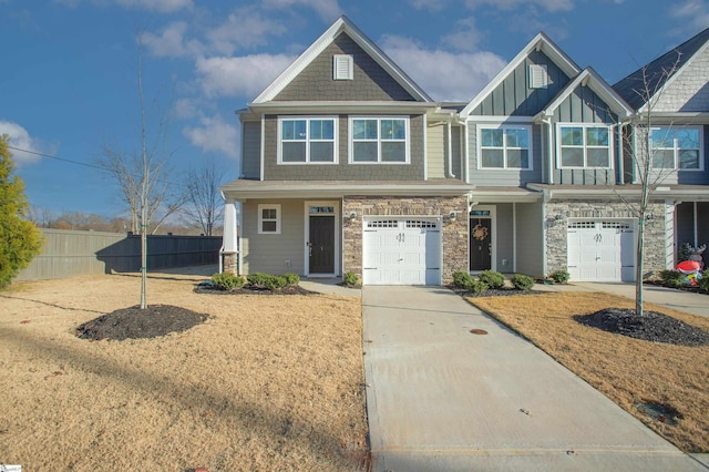 view of front facade with a garage