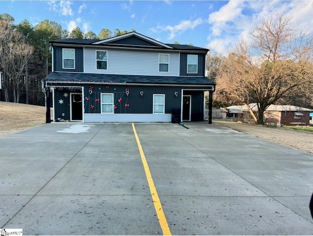 view of front of property