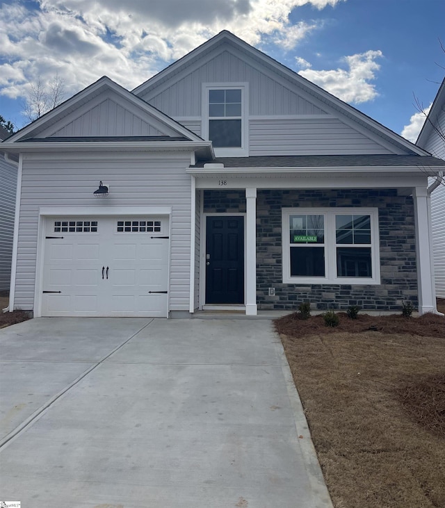 view of front of property featuring a garage