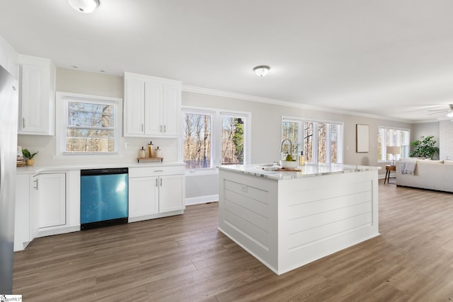 kitchen with white cabinets, dishwasher, dark hardwood / wood-style flooring, and an island with sink