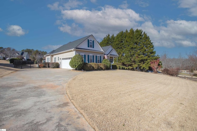 view of front facade featuring a garage