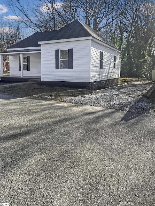 view of front of property