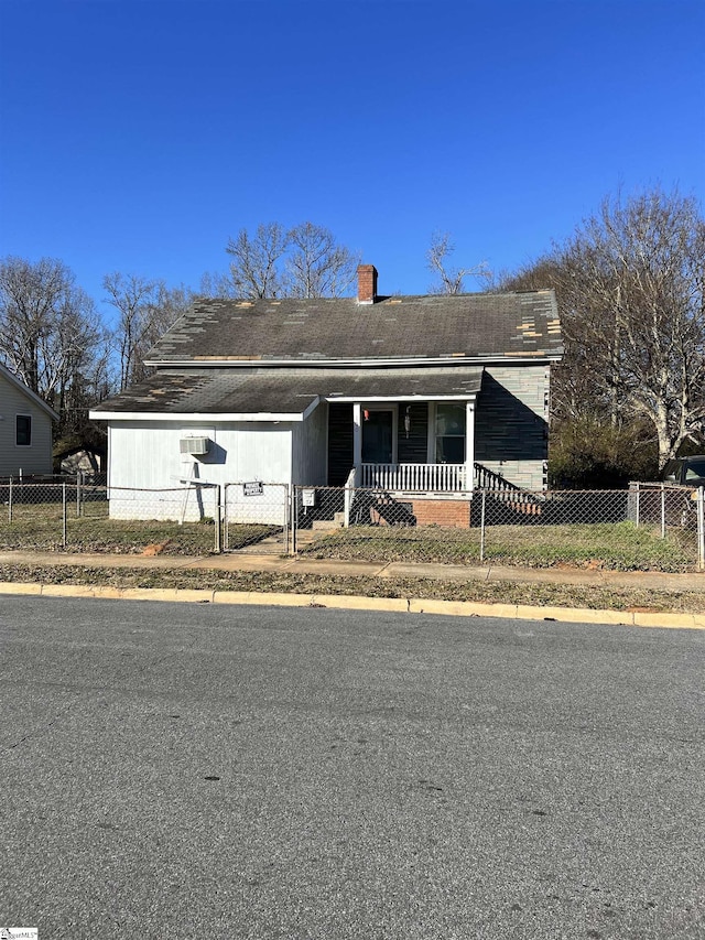 view of front of home featuring covered porch