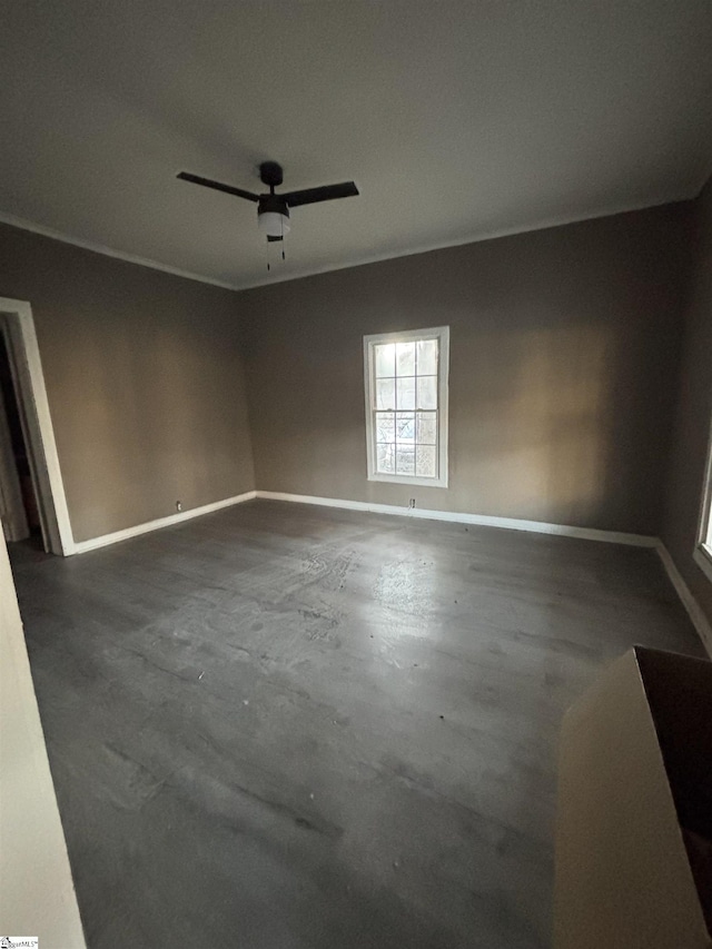 empty room with ceiling fan