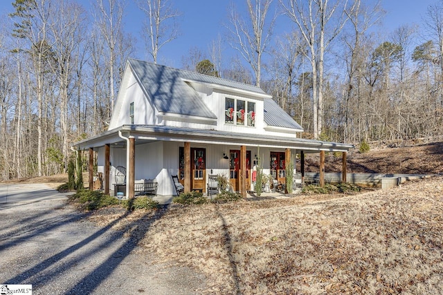 view of front facade with a porch