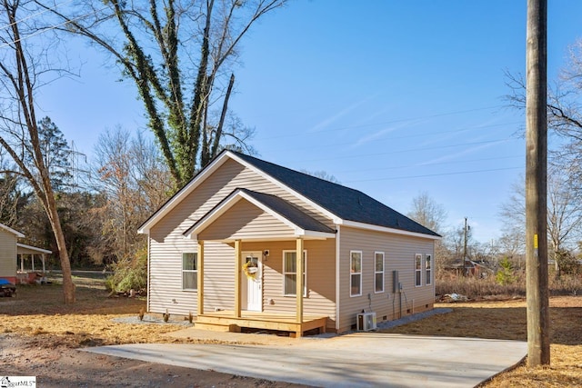 bungalow-style house with covered porch