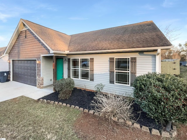 view of front facade featuring a garage