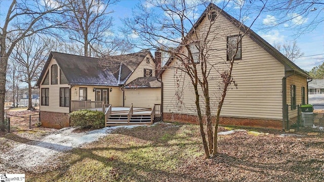 view of front facade with a deck